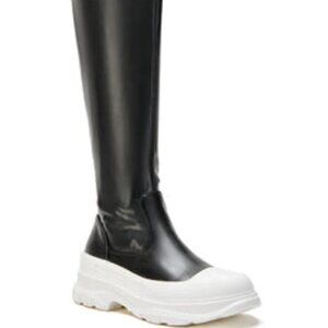 NIB Azalea Wang Lois ultra stretchy Black Flat Boots